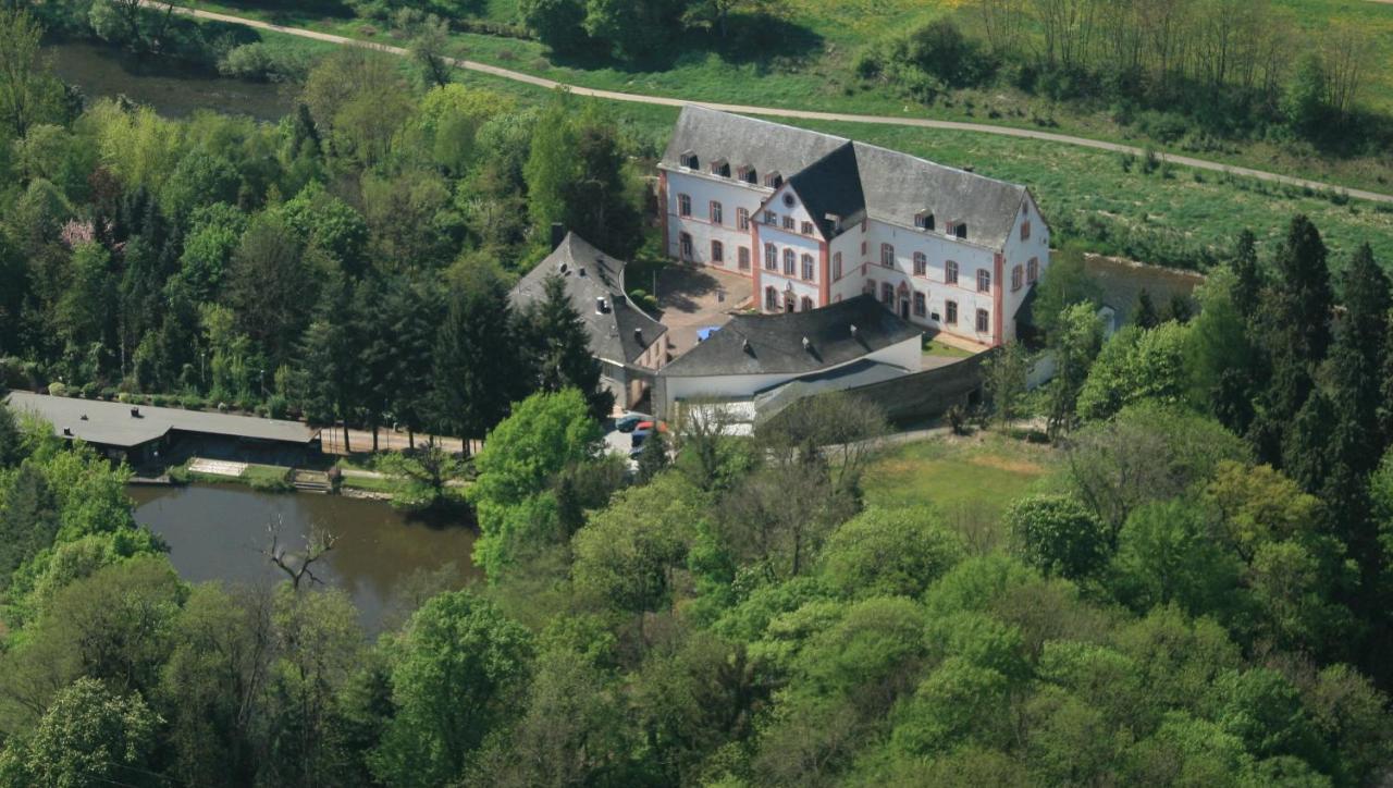 Prisma Hotel Burg Bollendorf Exterior photo